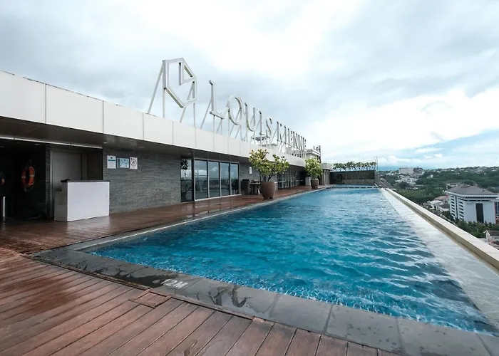 Warhol Residence At Louise Kienne Simpang Lima Semarang